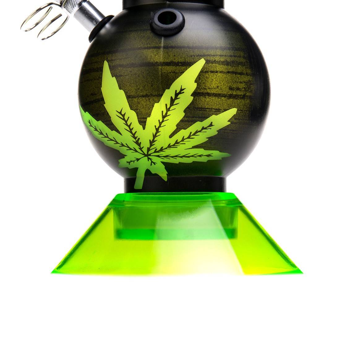 Bang pour weed