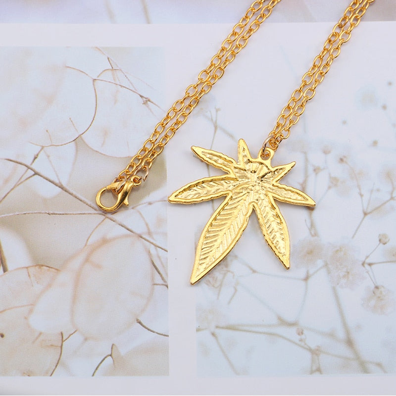 Pendentif Cannabis <br> Feuille de Cannabis en Or